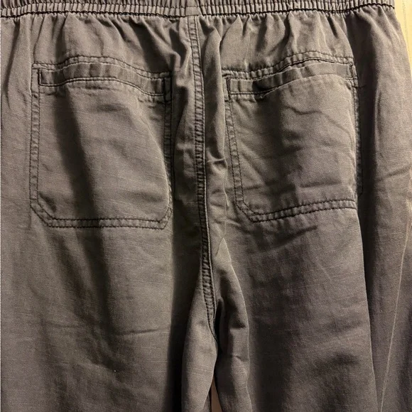 NWT Old Navy Charcoal Cargo Pants for Women - Picture 6 of 10